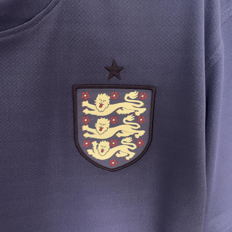 Inglaterra 24-25 Away